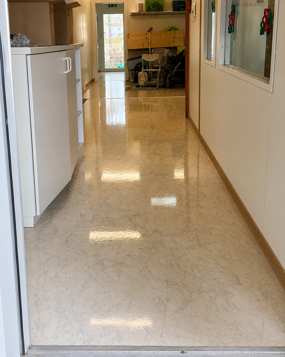 Couloir en marbre éclatant après cristallisation